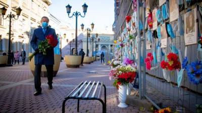В медучрежениях Петербурга установят мемориальные доски в память о погибших в период пандемии сотрудниках