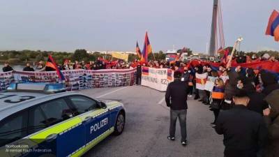 Массовые протесты проходят по всему миру в поддержку Карабаха