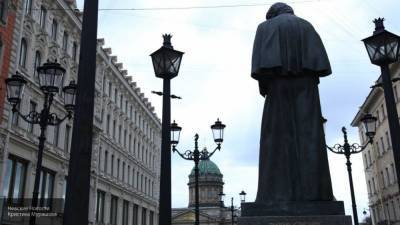Десятки памятников и скульптур Петербурга подсветят в рамках нового проекта