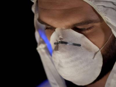 За маску на подбородке – 170 грн. Кабмин Украины инициировал штрафы за неправильное ношение масок