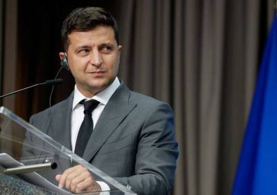 Президент Украины просит помочь сократить число депутатов