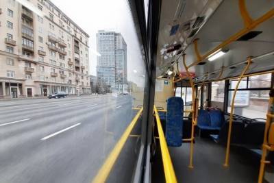 Выяснилась причина избиения пассажира водителем автобуса в Москве: не из-за маски