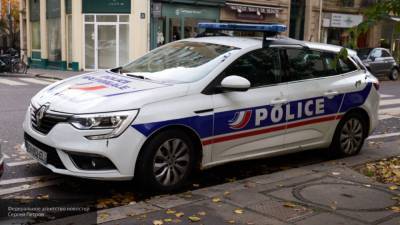 Полиция нейтрализовала мужчину, обезглавившего человека на окраине Парижа