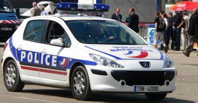 В пригороде Парижа возле школы обезглавили человека: террориста обезвредила полиция | Мир | OBOZREVATEL