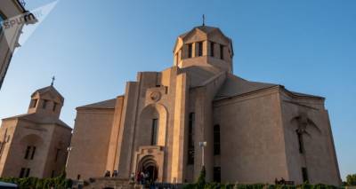 В колокола будут звонить каждый день – новая акция Армянской церкви в поддержку армии