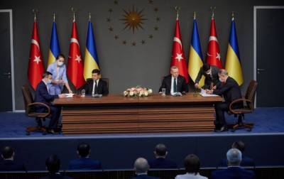 Украина и Турция подписали ряд соглашений о сотрудничестве в "оборонке"