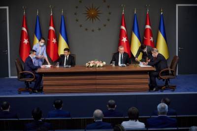 Украина и Турция заключили несколько соглашений в сфере безопасности, обороны и торговли