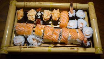 Русско–японская самокрутка: где в Петербурге заказать суши и роллы