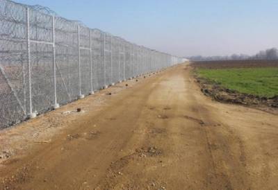 Греция решила усилить заграждения на границе с Турцией
