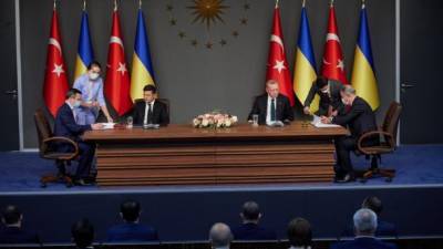 Строительство боевых кораблей и дронов, обмен разведданными: Украина и Турция заключили ряд соглашений в области обороны
