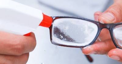 3 доступных способа, как удалить потертости и царапины на очках