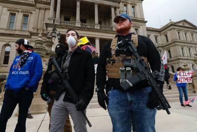 В Мичигане запретили открыто носить оружие на избирательных участках
