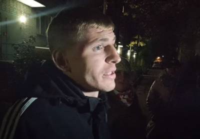 В Хабаровске люди в масках похитили и увезли на кладбище снимавшего протесты журналиста