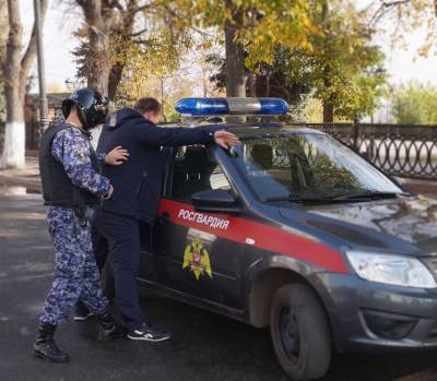 В Ульяновске росгвардейцы задержали подозреваемого в краже со взломом