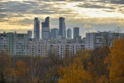 Облачная с прояснениями погода установится в субботу в Москве