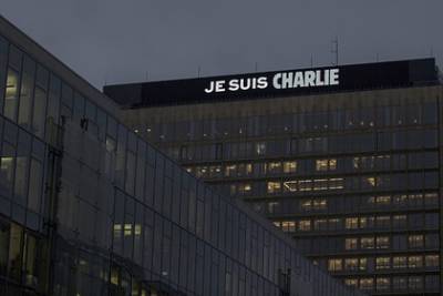 Charlie Hebdo возмутился убийством преподавателя под Парижем