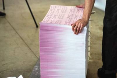 На Винничине сожгли 17 тысяч бюллетеней для голосования за мэра