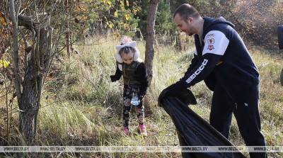 В Беларуси ежегодно вывозят из леса около 15 тыс. куб.м мусора