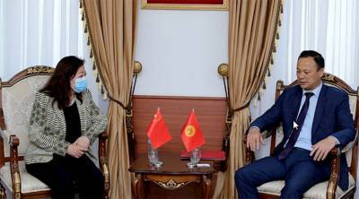 КНР потребовала от нового руководства Кыргызстана защитить китайских инвесторов
