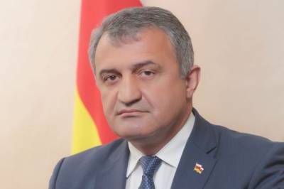 Президент и и.о. премьера Южной Осетии заболели коронавирусом