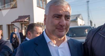 Самвел Карапетян назвал фейком обвинения Алиева в поставках оружия Нагорному Карабаху
