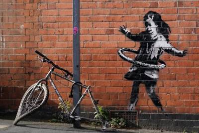 В Британии появилось новое граффити Бэнкси – фото