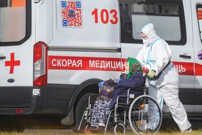 85-летнюю россиянку с коронавирусом привязали к кровати и сломали ей руку