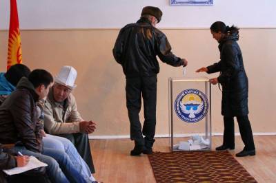 В ЦИК Киргизии заявили, что повторные парламентские выборы следует провести 20 декабря