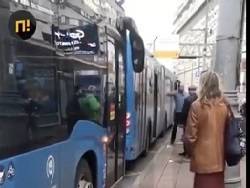 В Москве водитель избил отказавшегося надевать маску пассажира автобуса