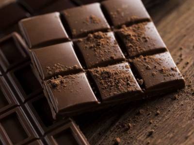 Горький шоколад снижает риски тромбов и инсультов - эксперты