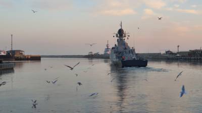 Корабли РФ уничтожили «подводных диверсантов» на учениях в Каспийском море