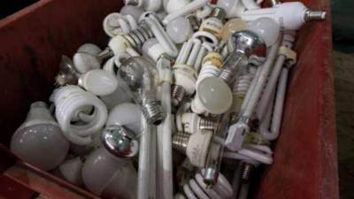 Более 10 тонн ртутьсодержащих ламп сдали на переработу в метрополитене Петербурга