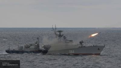 Учения ВМФ в Каспийском море показывают другим странам ракетную мощь РФ