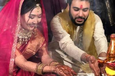 Девушка из Агинского округа сыграла две свадьбы с парнем из Индии