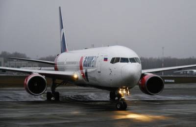 Рейс AzurAir из Красноярска в Анталию задержан из-за неисправности самолета