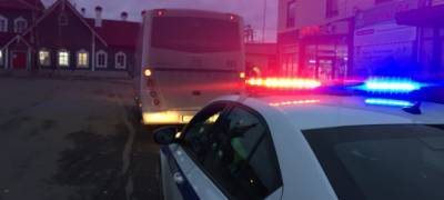 Водителю пассажирского автобуса грозит лишение прав за грубое нарушение ПДД в городе Карелии