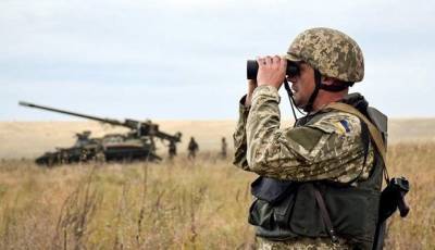 На Донбассе продолжаются обстрелы украинских позиций