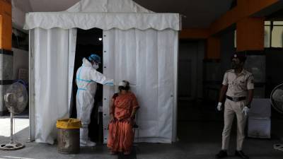 В Индии за сутки зафиксировали почти 62 тысячи случаев коронавируса
