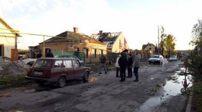 Непогода в Украине: в трех областях повреждены крыши и повалены деревья