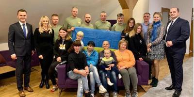 Отдохнуть и восстановиться. Украинские воины с семьями прибыли на реабилитацию в Польшу — посольство