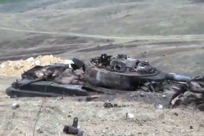 Азербайджан уничтожил пять армянских танков Т-72