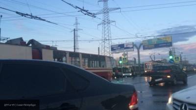 "Дрифтующий" трамвай попал на видео в Челябинске