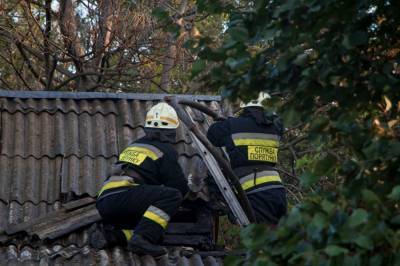 В Днепре горел частный дом - спасатели выясняют причину пожара