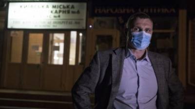 В Киеве за сутки зафиксировано 453 случая коронавируса, 13 человек умерло