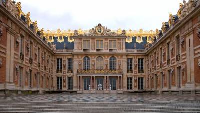 Мужчина объявил себя королем и проник в Версальский дворец