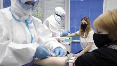 Российский ученый-медик назвал сроки жизни антител к коронавирусу