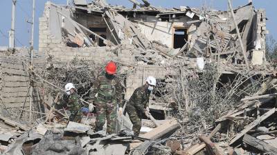 Спасатели завершили поиск людей на месте взрывов в Гяндже