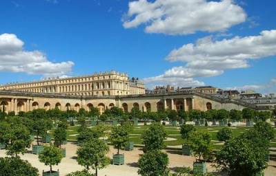 В Версале поймали «короля» в простыни