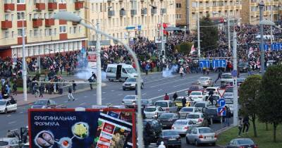 В Минске начались столкновения между протестующими и силовиками
