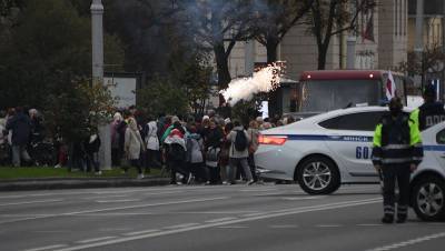 На протестах в Минске начали применять спецтехнику